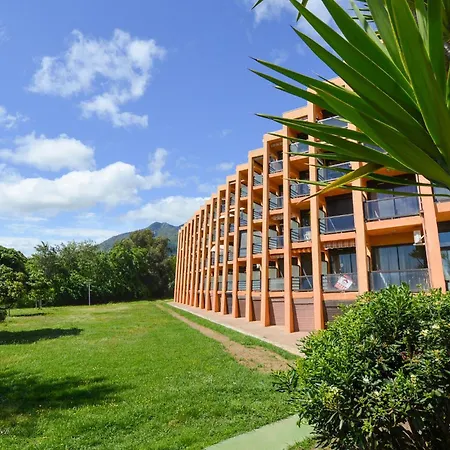 Piscine Et * Furiani